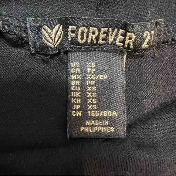 Women’s Forever 21 Printed Long Sleeves Crop Top Mock Neck Size XS - Picture 3 of 10